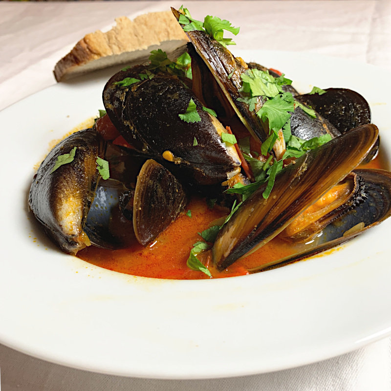 Miesmuscheln in pikanter Tomaten-Paprika-Sauce - Zuckerkringel
