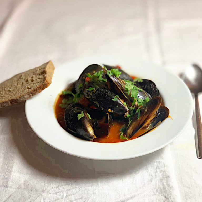 Miesmuscheln in pikanter Tomaten-Paprika-Sauce - Zuckerkringel