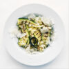 Gegrillte Zucchini-Carpaccio mit Birnen-Salsa