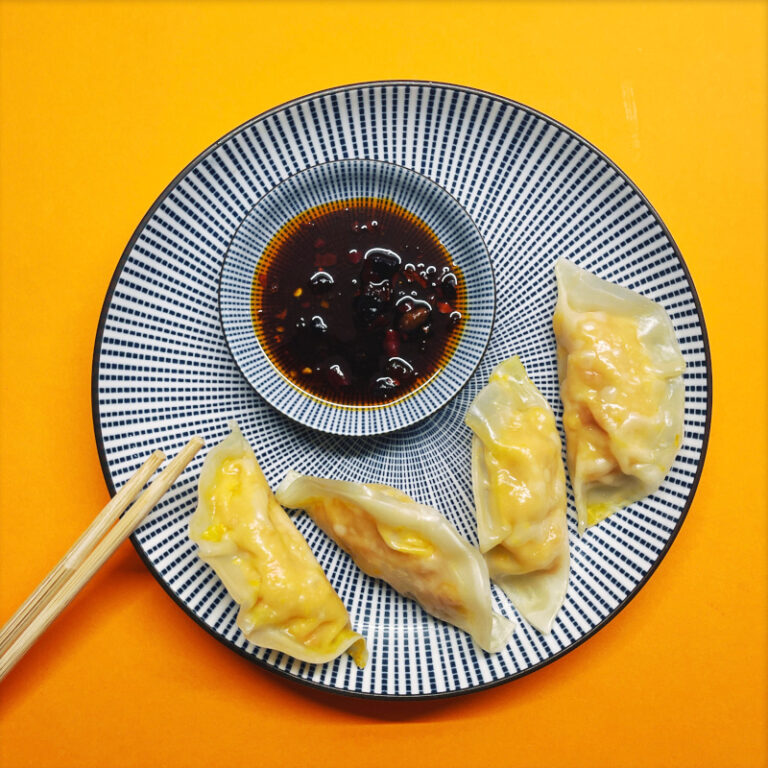 KürbisDumplings mit Crispy Chili Öl DipSauce Zuckerkringel