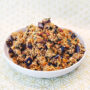 Bester Bulgur-Auberginen-Salat auf weißem Teller